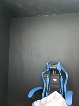 DickMasterfindom live sex cam