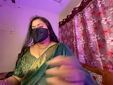 LouleyRanii's cam snapshot