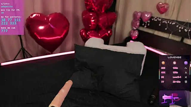 webpetite's cam snapshot