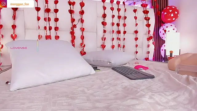 Morggan_Fox_'s cam snapshot