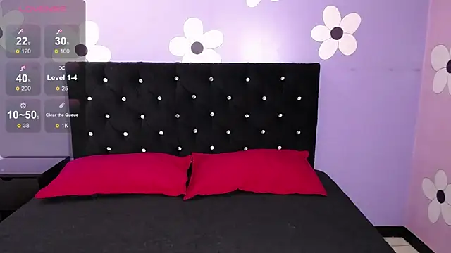 karolinee_66_'s cam snapshot