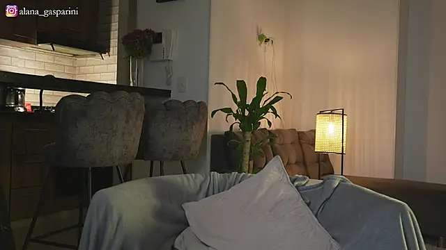 alana_gasparini's cam snapshot