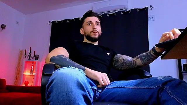 MightyAaron66's cam snapshot