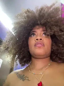 riri_brunnete's cam snapshot