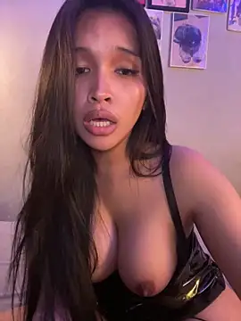 PrettyYoungHugeCockTS live sex cam
