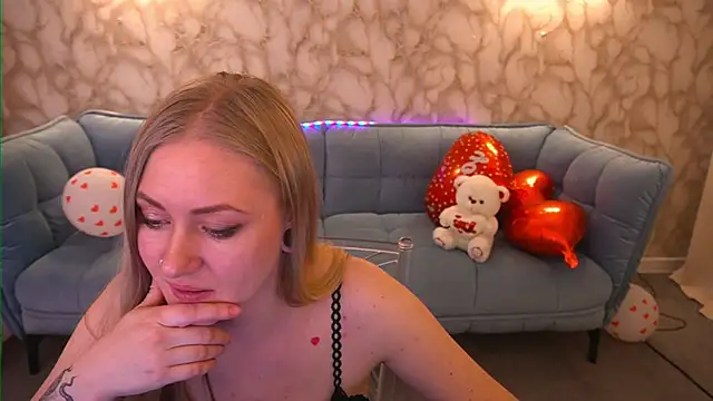 DramaQuenns's cam snapshot