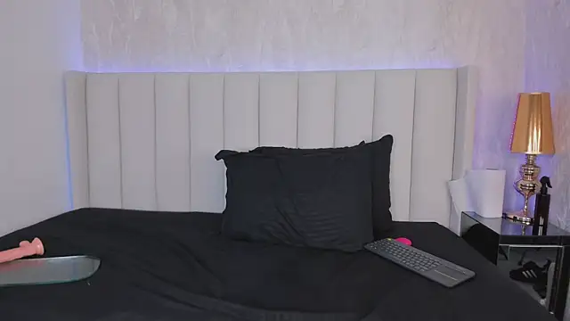 angelina_honey_'s cam snapshot