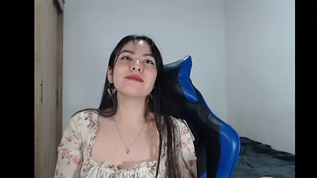 EloiseJun's cam snapshot