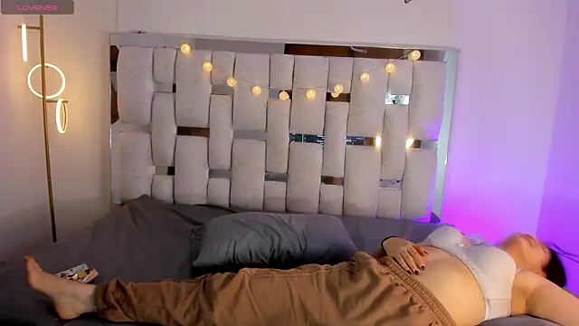 CrystalandMax's cam snapshot