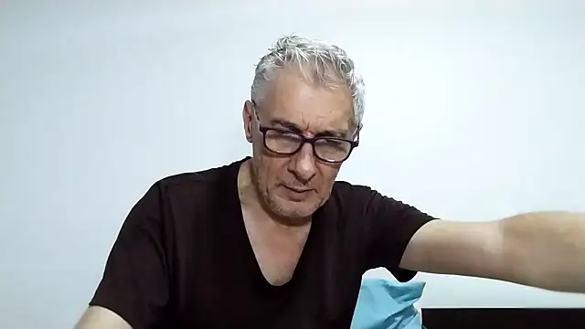 BIGUNCUTHARDCOCK live sex cam