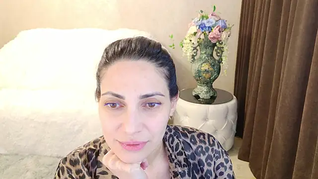 LovelyBeatrice live sex cam