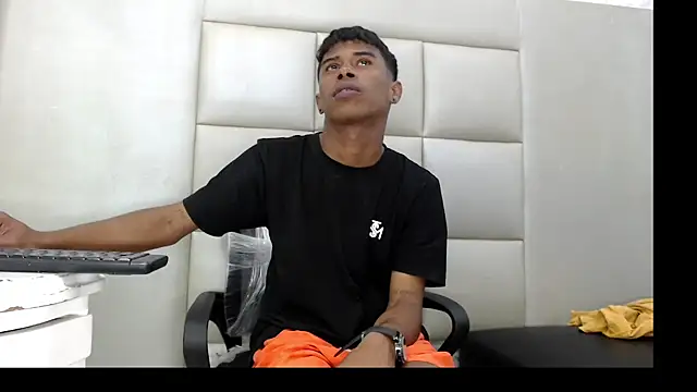 TonnyMarck live sex cam