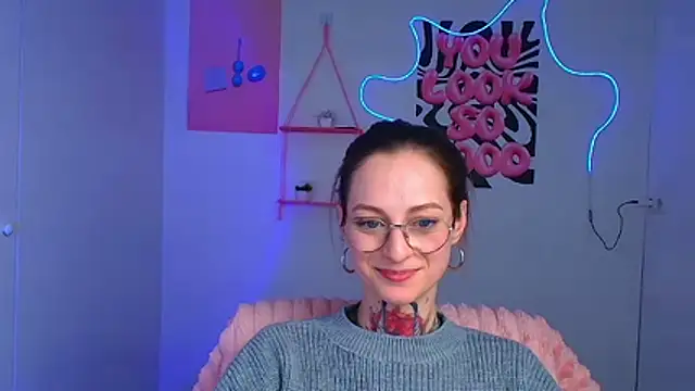 Esmi_Winter's cam snapshot