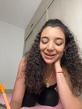 uniquerossie's cam snapshot