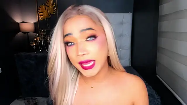 GwennGoddess live sex cam