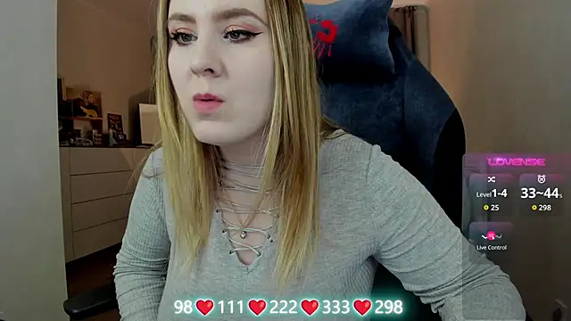 Olivia_Munk's cam snapshot