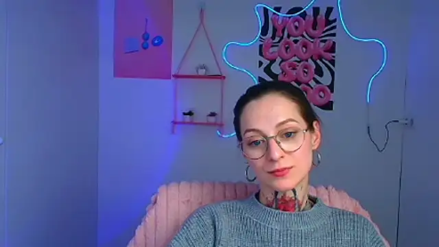 Esmi_Winter's cam snapshot