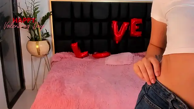 Emma_collins01's cam snapshot