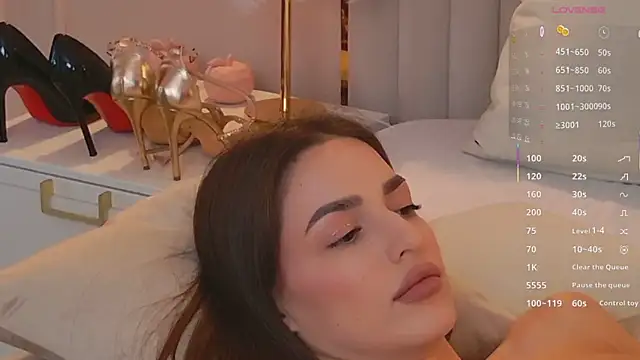 BellaHalles live sex cam