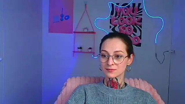 Esmi_Winter's cam snapshot