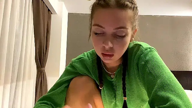 Kate_Nurofsen's cam snapshot