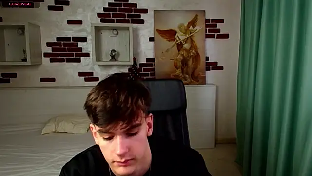 BradyFlint live sex cam