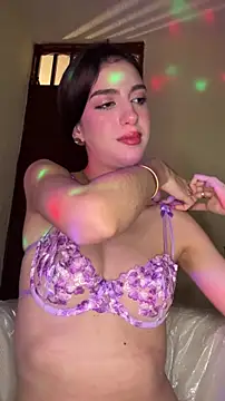 Emily-hottson's cam snapshot