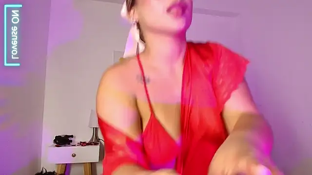 Lucy_Carson_'s cam snapshot