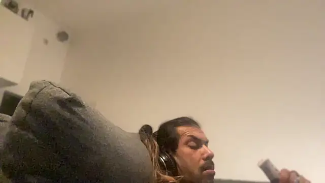 P4RtYBOII92 live sex cam