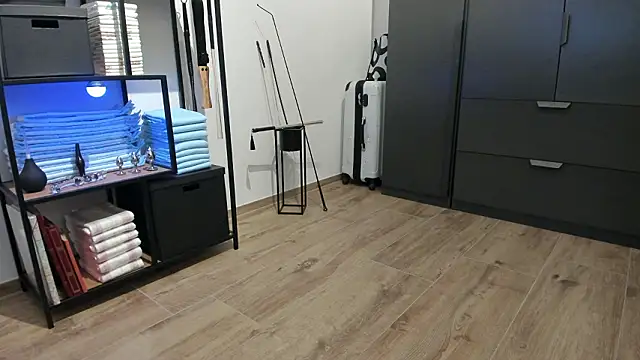 molicaremolicare's cam snapshot