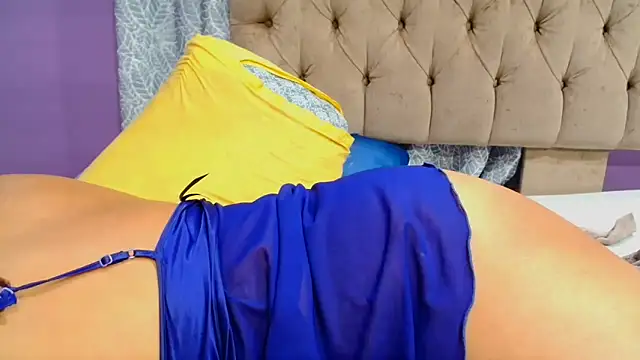 YELLOWBUSTYMELLONS live sex cam