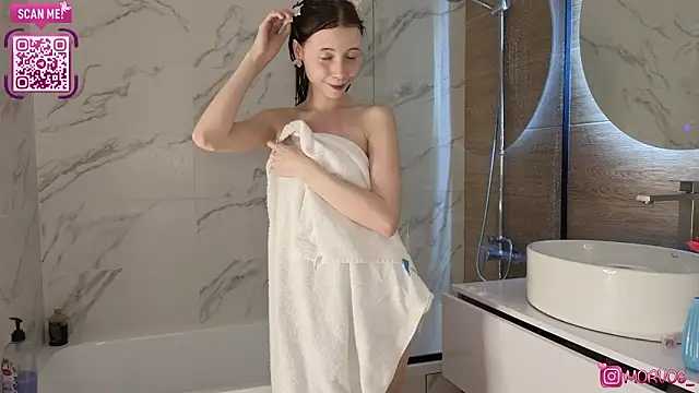 delorathecookiee's cam snapshot