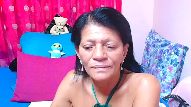 SLUTTYROXY live sex cam