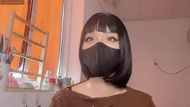 Tieu-May live sex cam