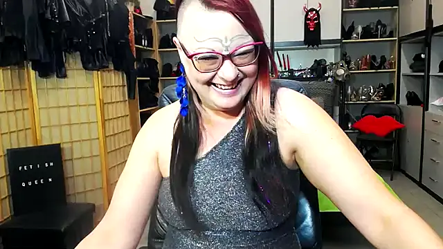 LindaDaemonX live sex cam