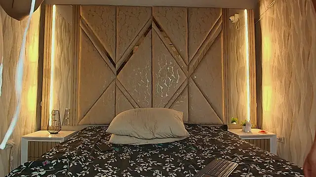 Hotcouple_222's cam snapshot