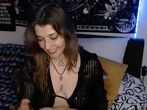 AlienforTwenty live sex cam