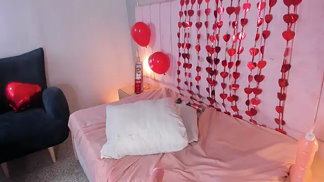 Hillary_Collins1's cam snapshot