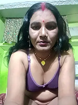 YOURFIVAA live sex cam