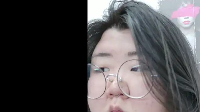 Nadine_asian's cam snapshot