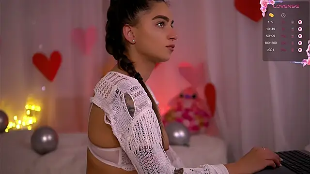 PureEllieX live sex cam