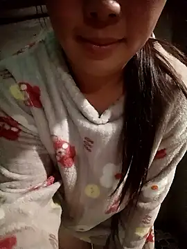 quynhkoolbae live sex cam