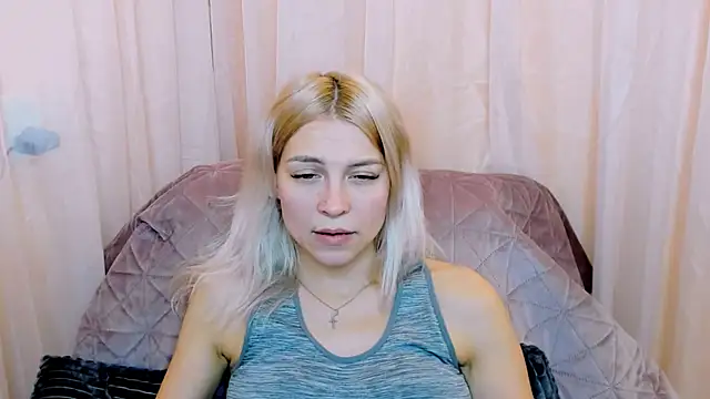 FoxyKathryn's cam snapshot