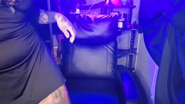 chicanachic13's cam snapshot