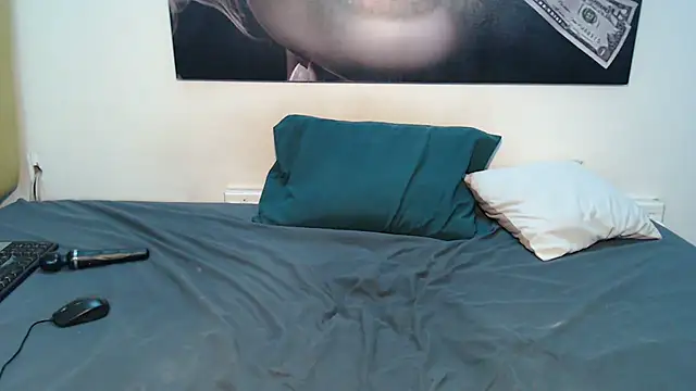 karen-001's cam snapshot