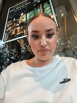 KiraSunshine's cam snapshot