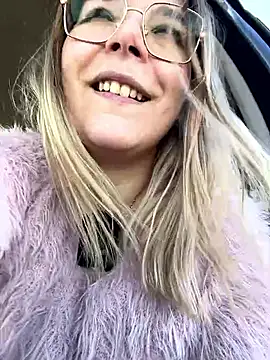 EmyLana live sex cam