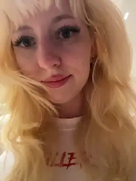 RonnieKiss live sex cam