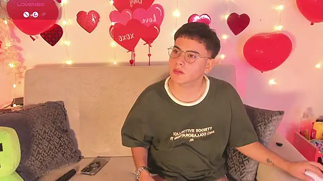 Young_Ben's cam snapshot