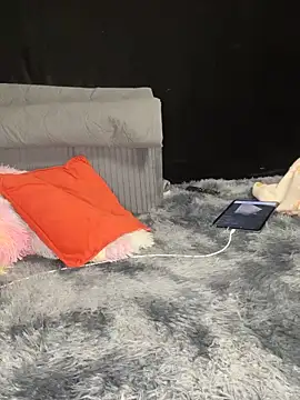 MissSaraNoir's cam snapshot